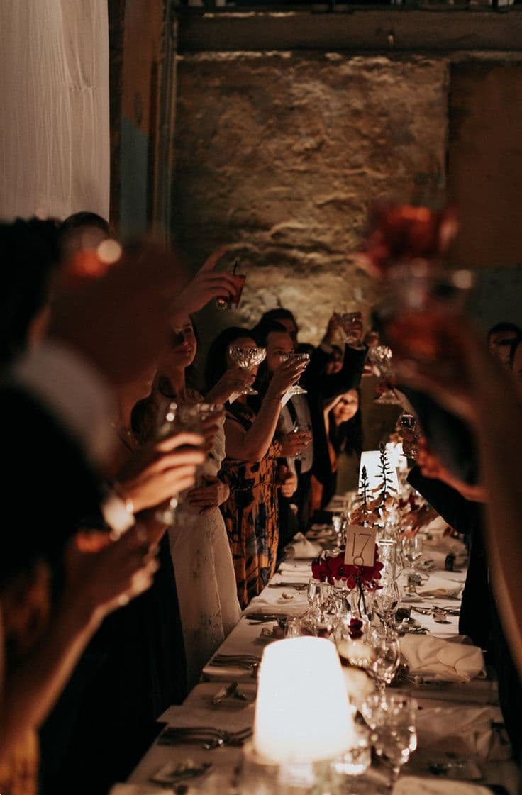 Ambiance chaleureuse d’une soirée célibataire à Paris